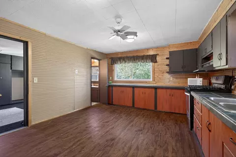 Kitchen - 914 Beech St, Brainerd, MN 56401 photo 2 of 2
