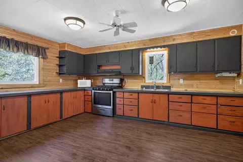 Kitchen - 914 Beech St, Brainerd, MN 56401 photo 1 of 2