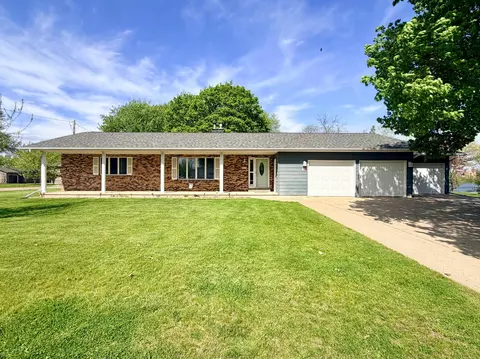 615 Lake Ave E, Fulda, MN 56131