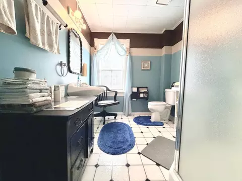 Bath - 219 Moore St, Jackson, MN 56143 photo 3 of 3