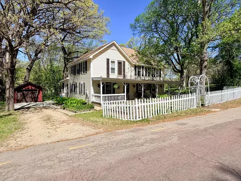 Exterior - 219 Moore St, Jackson, MN 56143 photo 3 of 12