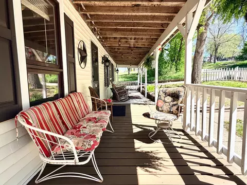 Exterior - 219 Moore St, Jackson, MN 56143 photo 7 of 12