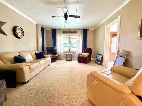 Living - 219 Moore St, Jackson, MN 56143 photo 2 of 3
