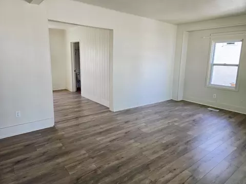 Living - 812 2nd Ave NE, Austin, MN 55912 photo 2 of 3