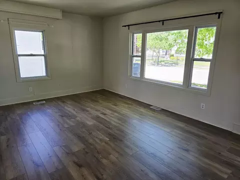 Living - 812 2nd Ave NE, Austin, MN 55912 photo 1 of 3