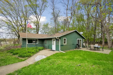 18522 Everglade Dr NE, Wyoming, MN 55092