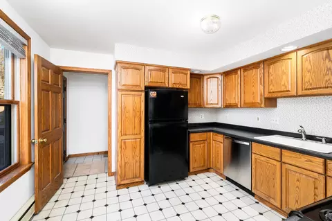 Kitchen - 5 W 7th St, Duluth, MN 55806 photo 2 of 3
