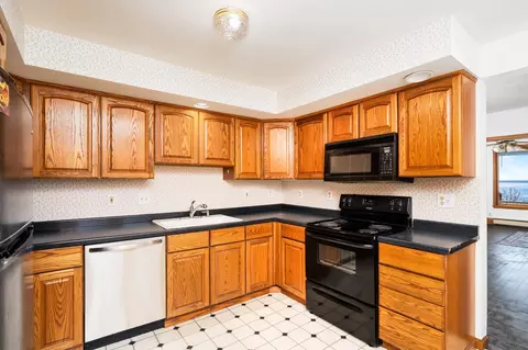 Kitchen - 5 W 7th St, Duluth, MN 55806 photo 1 of 3
