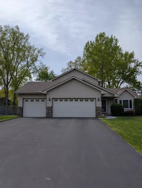6625 White Birch Ct, Lino Lakes, MN 55014