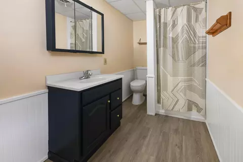 Bath - 1009 11th Ave S, Saint Cloud, MN 56301 photo 4 of 4