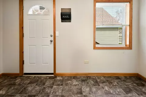 Entry Way - 1009 11th Ave S, Saint Cloud, MN 56301 photo 2 of 4