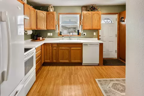 Kitchen - 1009 11th Ave S, Saint Cloud, MN 56301 photo 2 of 2