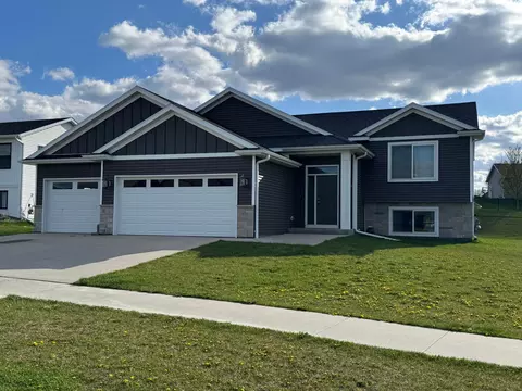 732 Towne Dr NE, Byron, MN 55920