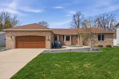 3102 Par St N, Fargo, ND 58102