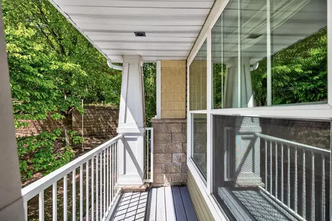 1240 County Road D E #10, Maplewood, MN 55109