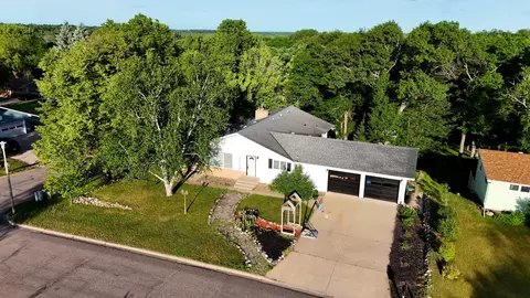 1624 Graydon Ave, Brainerd, MN 56401