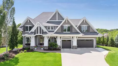 9690 Sky Ln, Eden Prairie, MN 55347