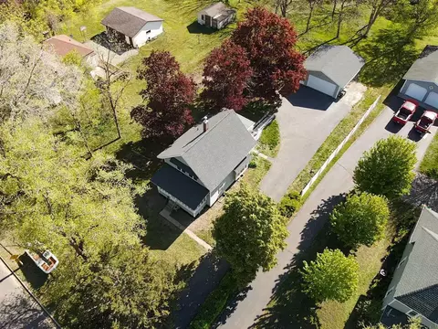 724 1st St N, Waterville, MN 56096