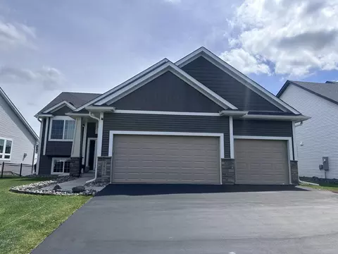 2802 213th St W, Farmington, MN 55024