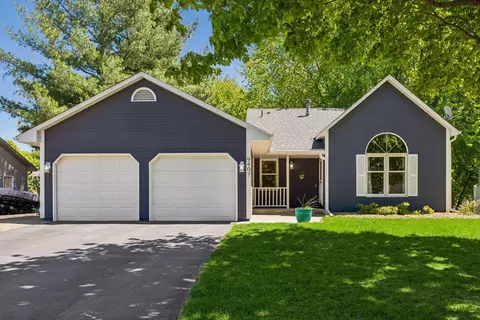 9407 Jasmine Ave S, Cottage Grove, MN 55016