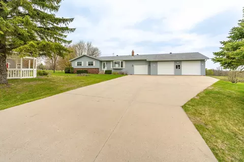 16990 River Oaks Blvd, Fergus Falls, MN 56537
