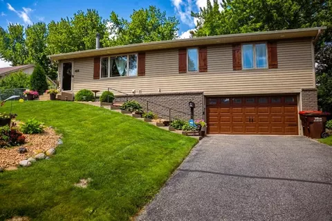 7335 Clayton Ave, Inver Grove Heights, MN 55076