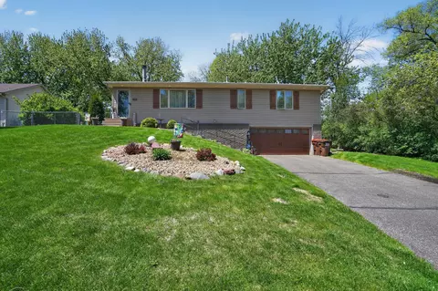 7335 Clayton Ave, Inver Grove Heights, MN 55076