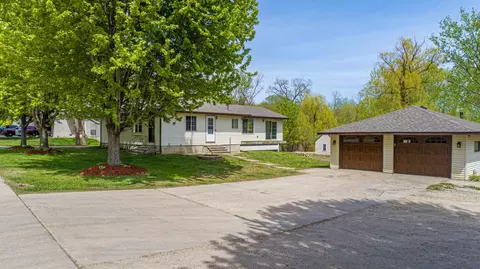 Exterior - 913 Western Ave NW, Faribault, MN 55021 photo 3 of 11