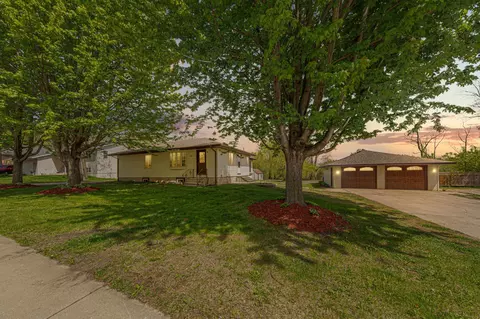 913 Western Ave NW, Faribault, MN 55021