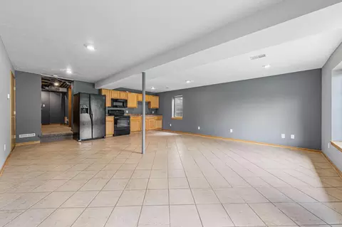 Living - 913 Western Ave NW, Faribault, MN 55021 photo 10 of 11