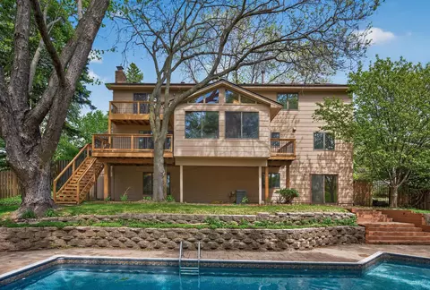 15104 Chestnut Cir, Burnsville, MN 55306