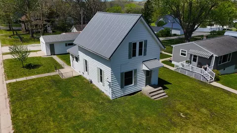 717 Elizabeth St SE, Preston, MN 55965