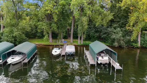 3 Crescent St, Wayzata, MN 55391
