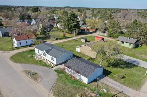 18 Cedar Ave SE, Menahga, MN 56464