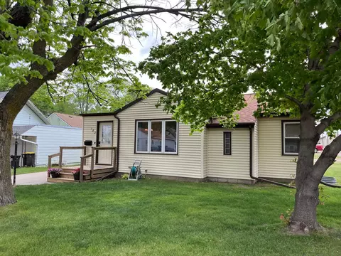 Exterior - 182 14th St, Windom, MN 56101 photo 2 of 3