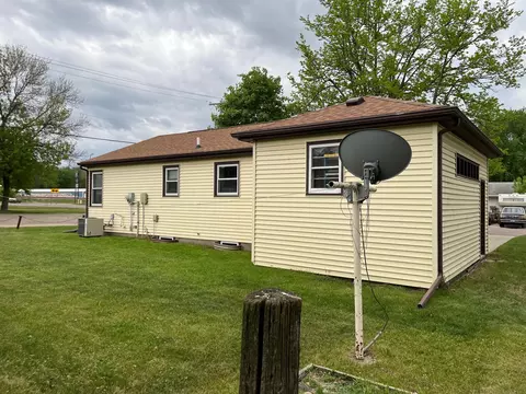 Exterior - 182 14th St, Windom, MN 56101 photo 3 of 3