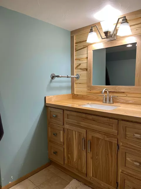 Bath - 182 14th St, Windom, MN 56101 photo 3 of 5