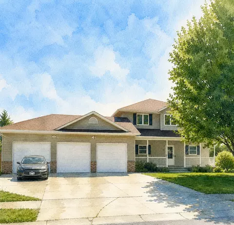 227 Woodhaven Ln, Mankato, MN 56001