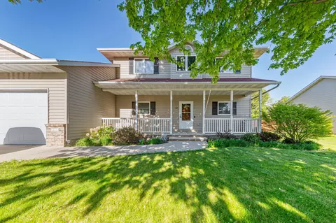 227 Woodhaven Ln, Mankato, MN 56001