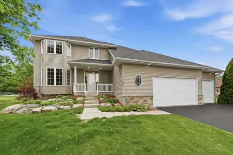 1693 Windsor Dr S, Shakopee, MN 55379
