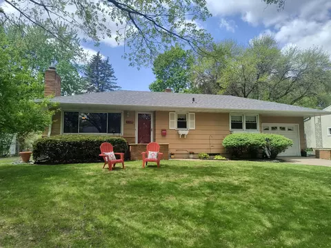 1339 Manomin Ave, West Saint Paul, MN 55118