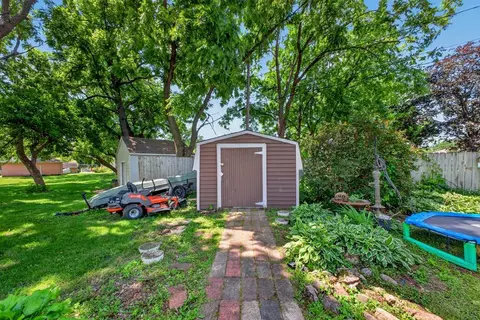 Exterior - 2209 6th St NW, Austin, MN 55912 photo 7 of 7