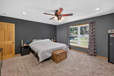 Bedroom - 2209 6th St NW, Austin, MN 55912 photo 2 of 6