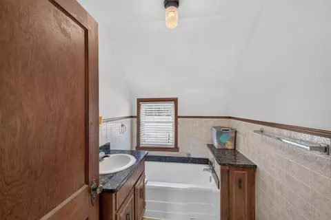 Bath - 2209 6th St NW, Austin, MN 55912 photo 2 of 2