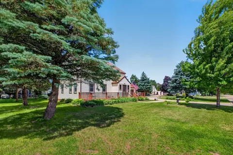 Exterior - 2209 6th St NW, Austin, MN 55912 photo 2 of 7