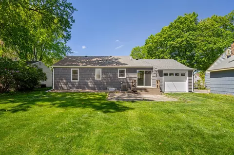 123 Thayer Ave, Mankato, MN 56001
