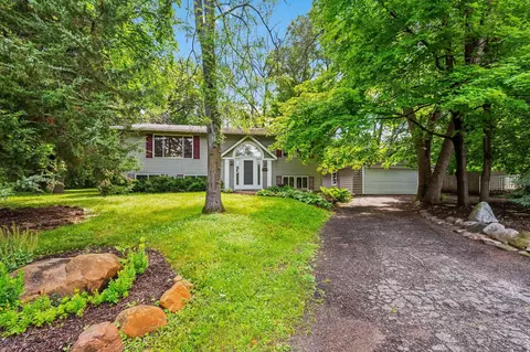 5200 Greenwood Cir, Excelsior, MN 55331
