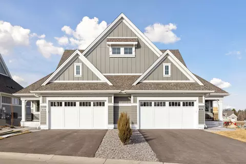 89 Spring Farm Rd, North Oaks, MN 55127