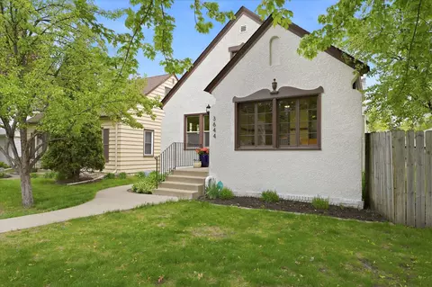 3644 Hubbard Ave N, Robbinsdale, MN 55422
