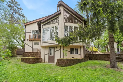 1 Tip Top Ln, Mahtomedi, MN 55115